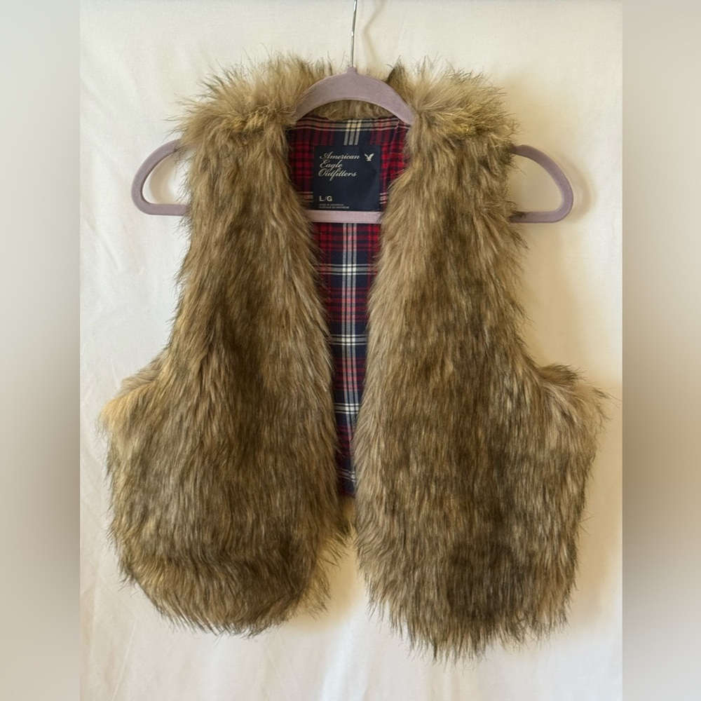 American Eagle Outfitters Faux Fur Vest size Lg
